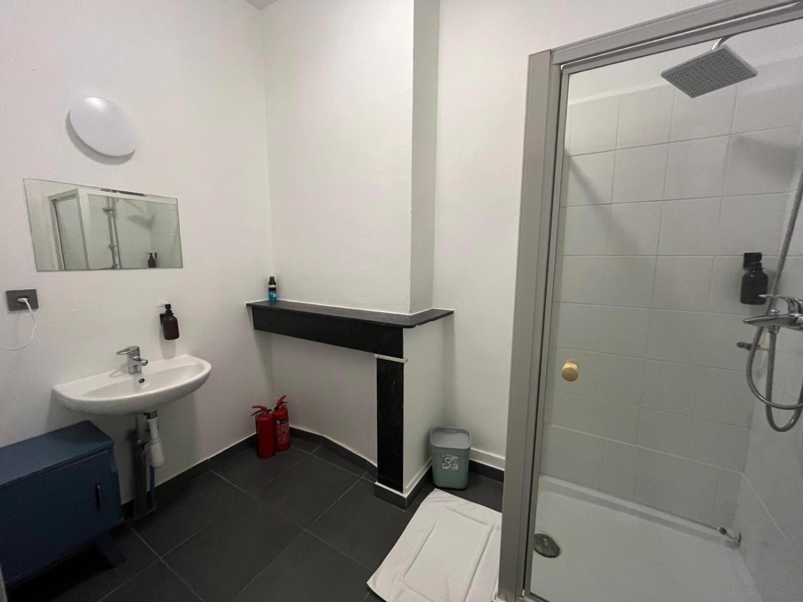 European District Hostel Brüksel Dış mekan fotoğraf